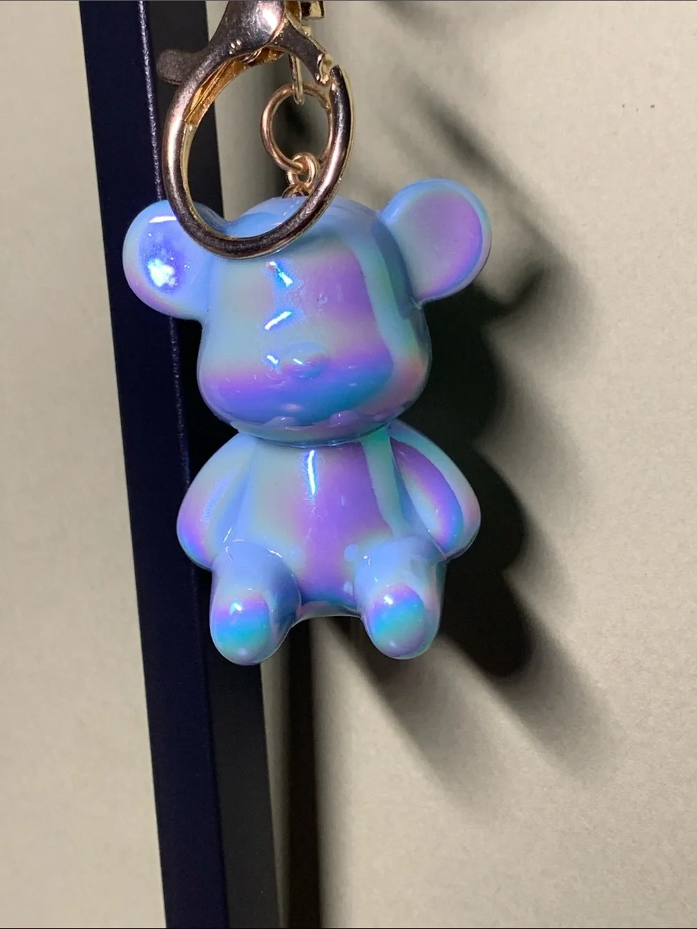 Charm Buddy iridescent blue